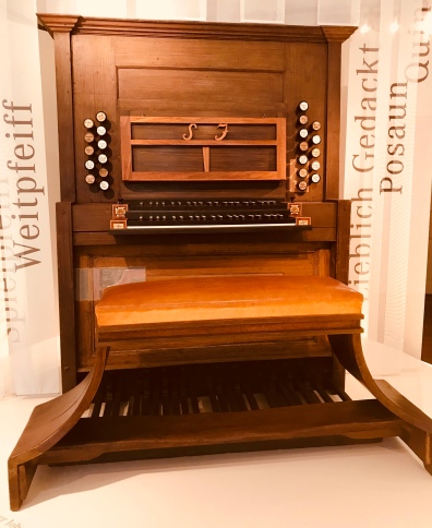 bach organ console - bach museum
